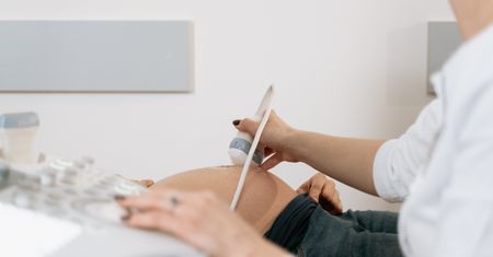 Koronawirus. Klinika Położnictwa WUM tylko dla pacjentek z COVID-19