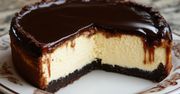"Sernik, który robi się sam". Bez pieczenia, bez cukru, a smakuje jak z cukierni