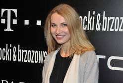 "Anna German. Tajemnica Białego Anioła": Joanna Moro pozuje bez stanika z pistoletem!