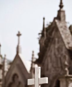 "Nie powiedziałem dziewczynie, że jestem grabarzem"