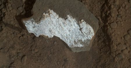 Curiosity wierci na Marsie. Trafił na skały