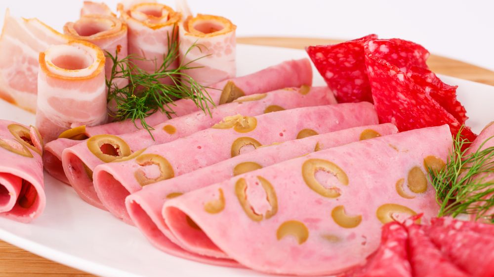 Wieprzowa mortadela z oliwkami