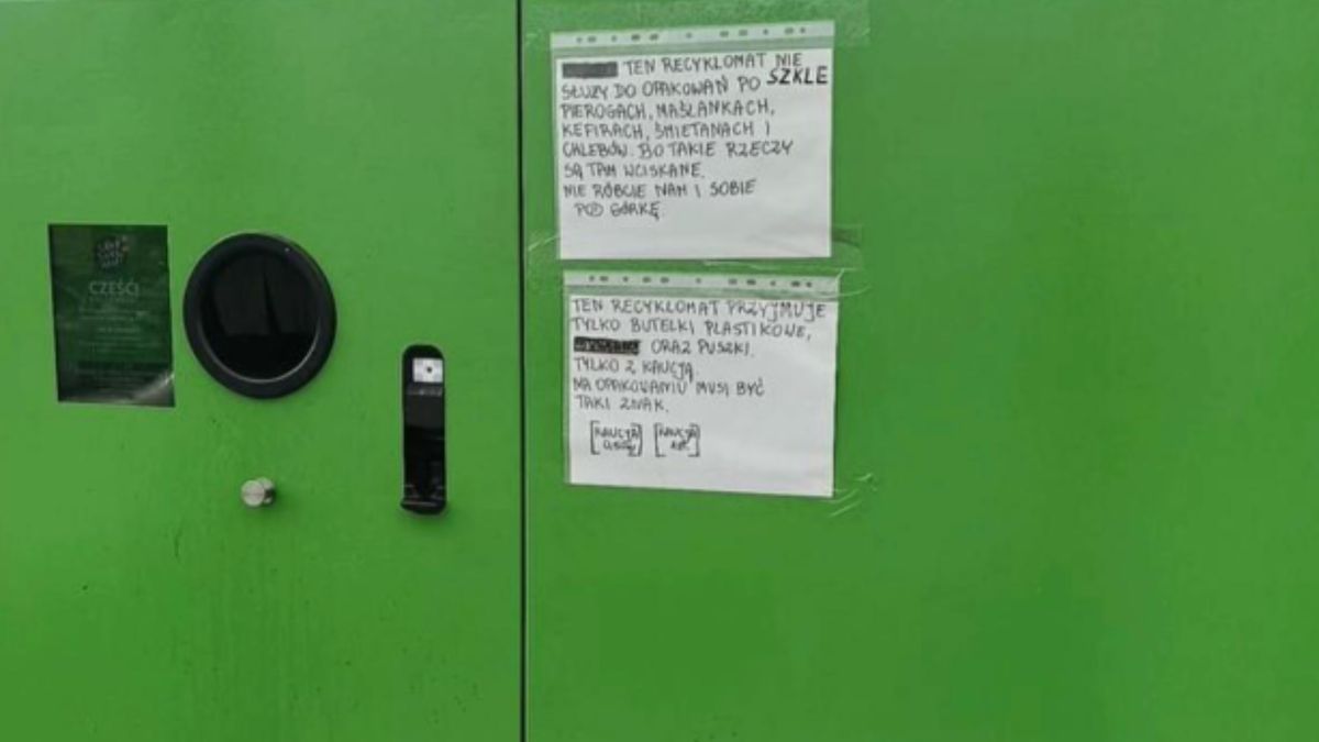 Karteczki na butelkomacie.