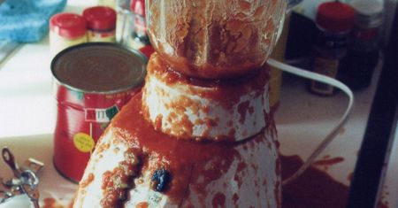 Miksuj na zdrowie i bez rozlewania. Blender to jedna z najlepszych inwestycji na lato