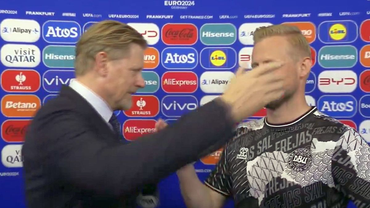 Zdjęcie okładkowe artykułu: Twitter / FOXSoccer / Na zdjęciu: Peter Schmeichel i Kasper Schmeichel