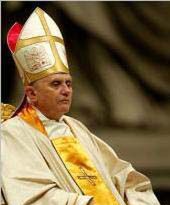 Pracowite wakacje Benedykta XVI - prawdopodobnie pisze encyklikę i książkę