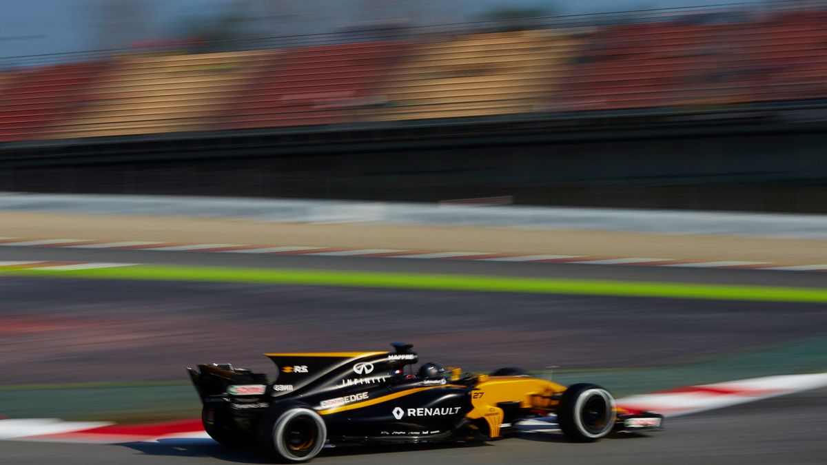 Samochód Renault podczas testów