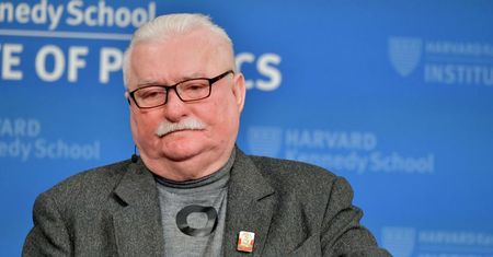 Lech Wałęsa szuka pracy. Dostał pierwsze oferty. "Szału nie ma"