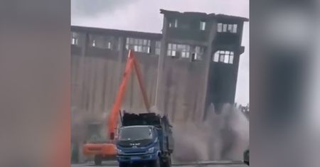 Incydent podczas wyburzania. Nie mogli uwierzyć własnym oczom
