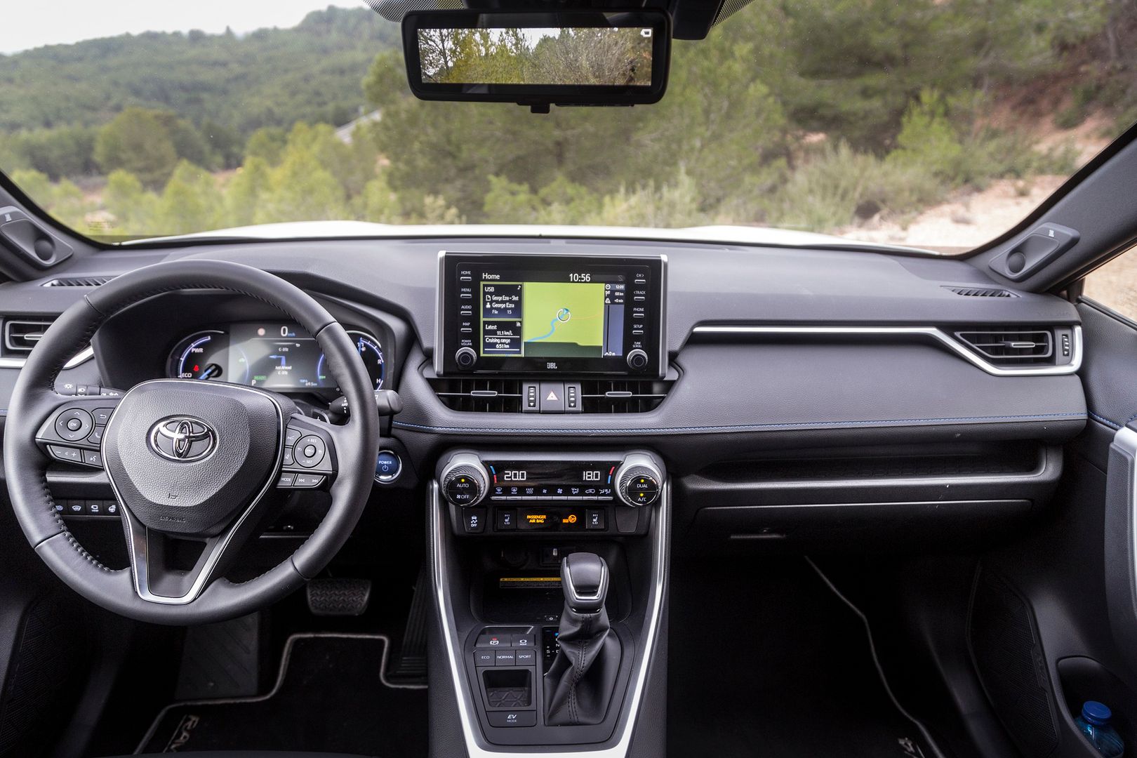 Toyota RAV4 (2019) (fot. Mateusz Żuchowski)