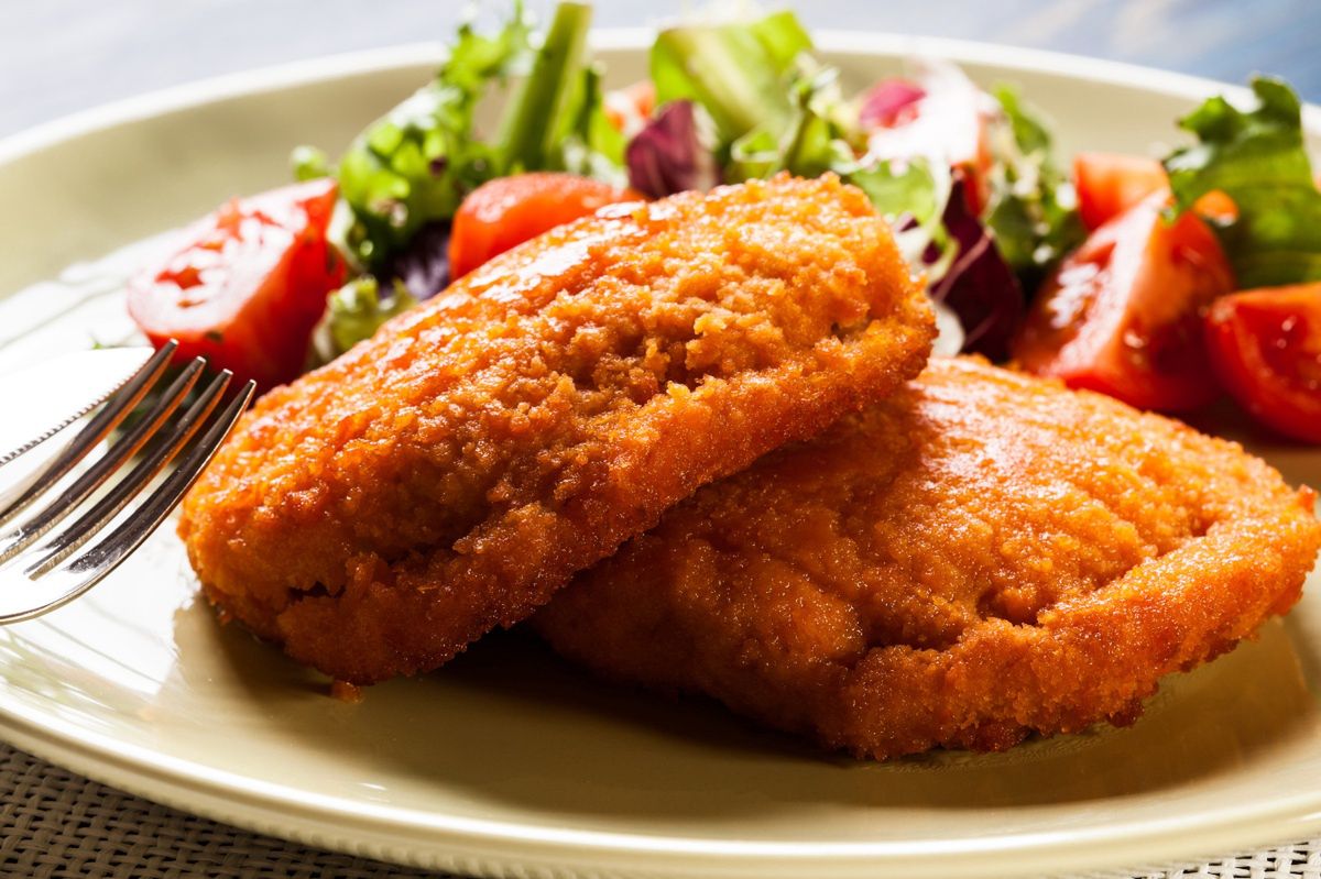 Creamy chicken cutlets: A delightful twist for your dinner table