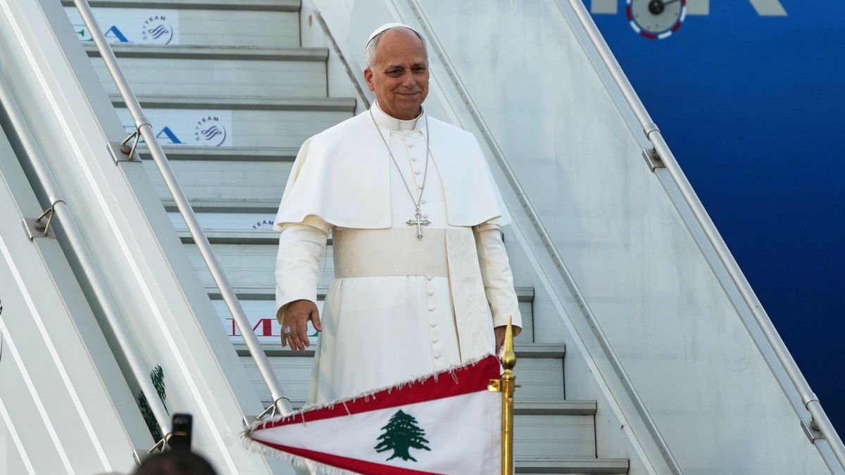 Temporary
Pope Leo XIV arrives at Beirut's international airport, Lebanon, Sunday, Nov. 30, 2025. (AP Photo/Domenico Stinellis)
Domenico Stinellis