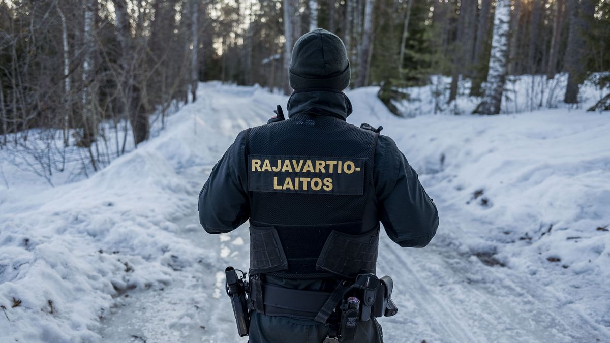 Patrol graniczny przy granicy Finlandii i Rosji. Ten pierwszy kraj stworzy z Estonią wspólną strategię obronną