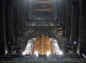 Rakieta księżycowa wkrótce trafi na stanowisko startowe. Artemis 2 coraz bliżej