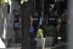 Policja przeszukuje irańską ambasadę. Palono dokumenty