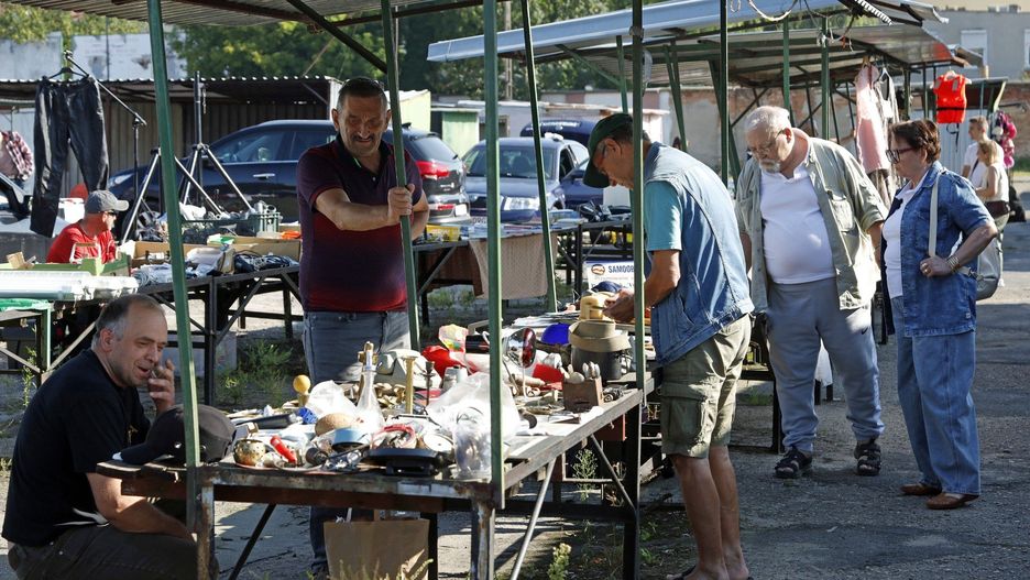 Sobotni pchli targ na targowisku miejskim w Grudziądzu
