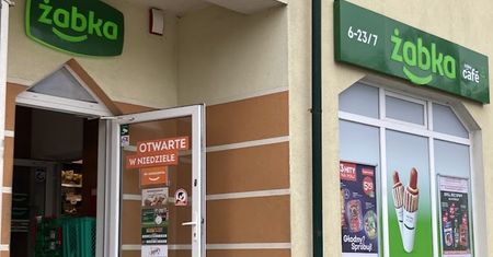 Ostatni dzień promocji w Żabce. Drugi produkt za połowę ceny