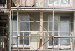 Od lat żyją za płachtami. "Ludzie już mają stany depresyjne"