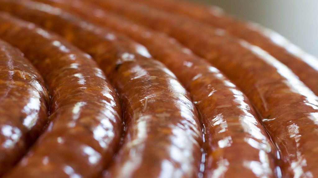 Świeża kiełbasa wieprzowo-wołowa