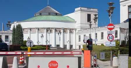 Sejm będzie miał bramę. Ujawniono kwotę budowy