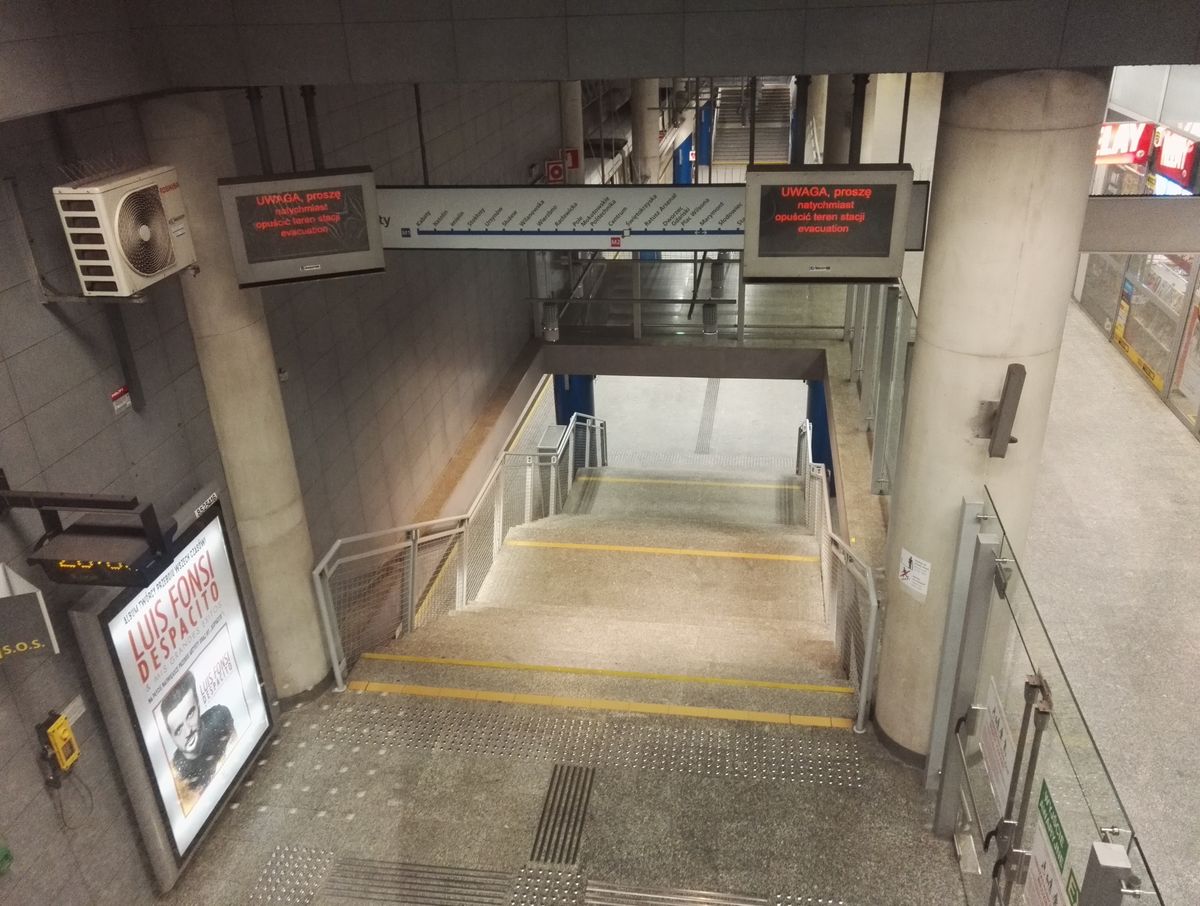 Warszawa: ewakuowano stację metra Słodowiec