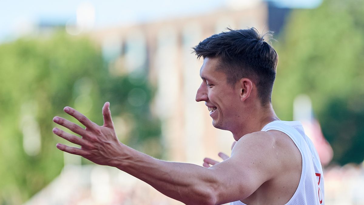 Eugene, USA, 17.07.2022. Lekkoatletyczne mistrzostwa świata - Eugene 2022. Polak Damian Czykier po finałowym biegu na 110 m przez płotki, 17 bm. (gj) PAP/Adam Warżawa