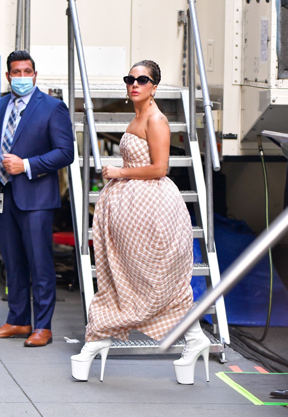 Lady Gaga w rozkloszowanej sukience