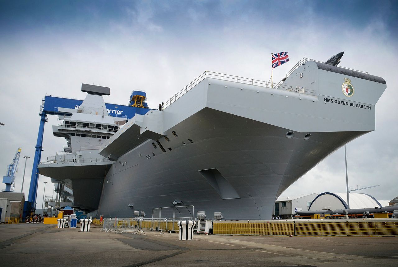 HMS Windows XP: najnowszy brytyjski lotniskowiec z 16-letnim systemem