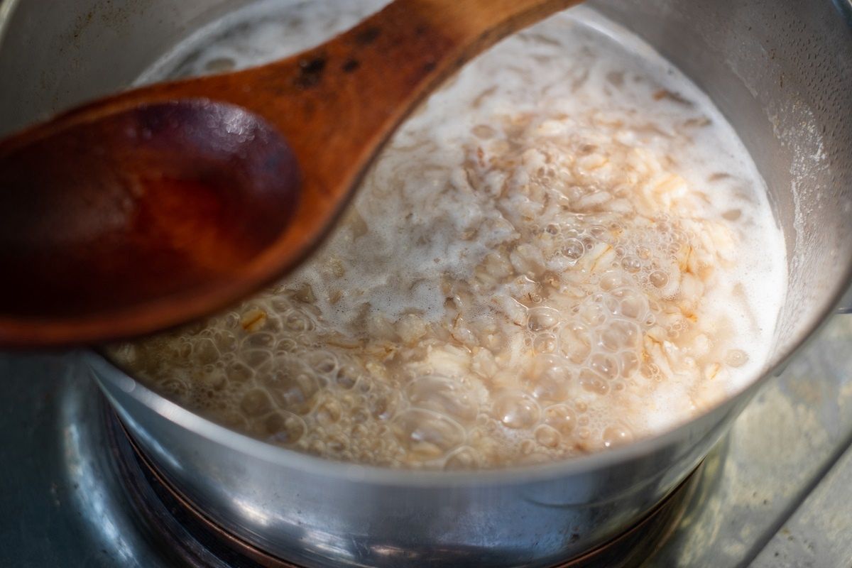 Pudding-like porridge as a dessert. Even those who hate oats enjoy it.