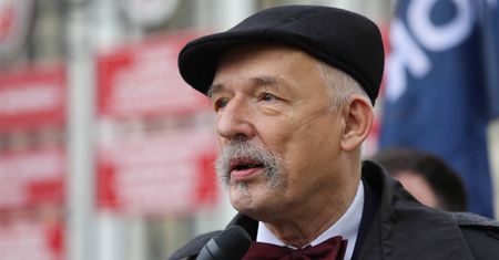 Szokujące słowa Korwin-Mikkego. "Trzeba strzelać. Żołnierz ma zabijać"