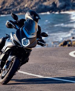 W ciągu doby pokona na motocyklu MV Agusta Turismo Veloce 2000 km przez 11 państw