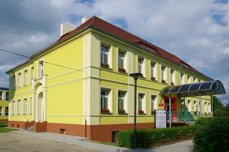 Gimnazjum w Sławie (woj. lubuskie) po remoncie współfinansowanym ze środków unijnych