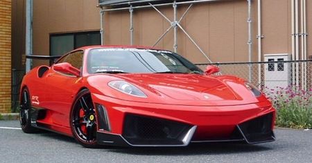 Ferrari jak Lamborghini? Pakiet stylistyczny od SVR
