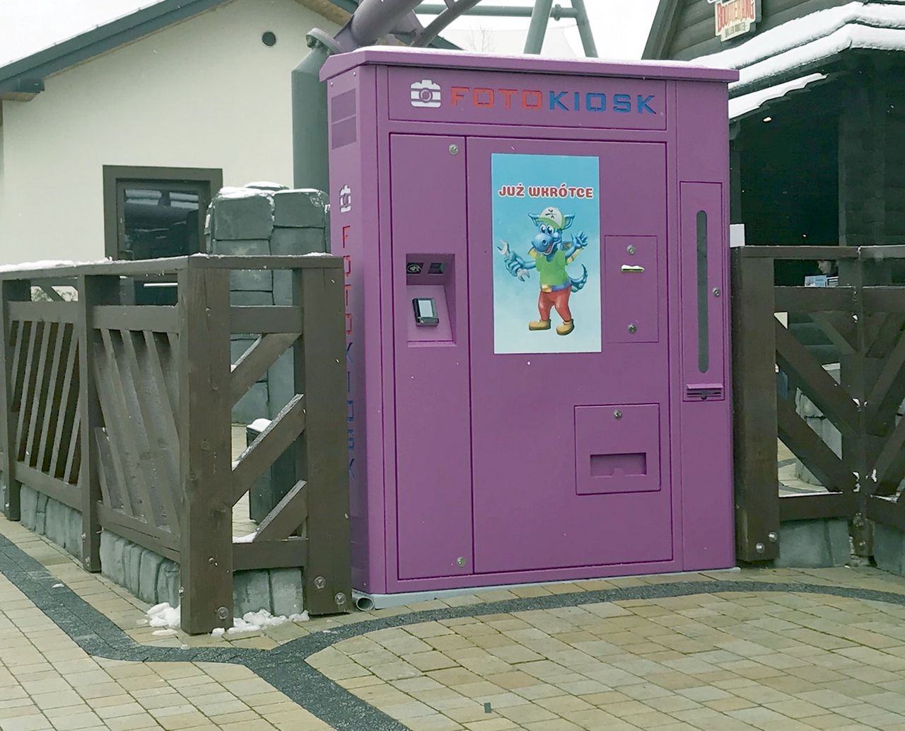 Samoobsługowy kiosk do zakupu zdjęć 