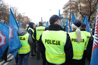Będą dodatkowe świadczenia dla mundurowych. "Wykonano ruch we właściwym kierunku"
