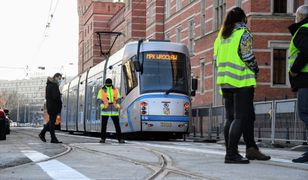 Wrocław. Utrudnienia na pl. Jana Pawła II. Tramwaje zmieniły trasy