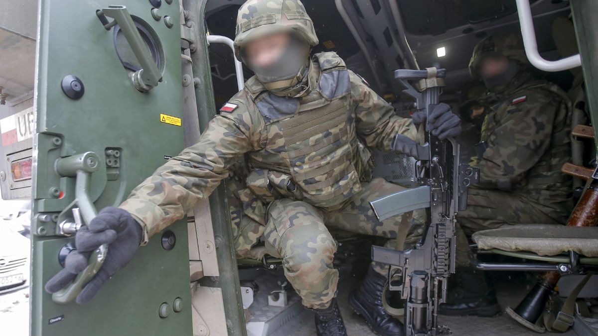 Afera alkoholowa na poligonie w Drawsku. Żołnierze pobili kaprala (zdj. poglądowe) 