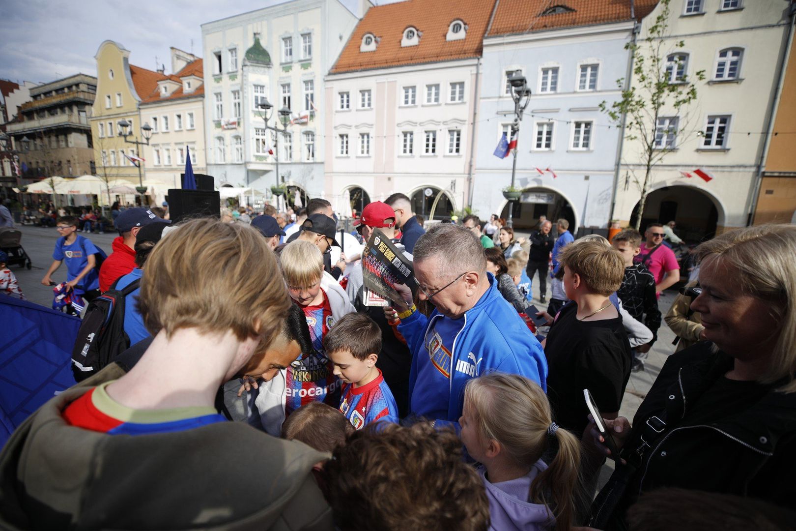 14.05.2025 r. Spotkanie piłkarzy Piasta Gliwice z kibicami przed derbami z Górnikiem Zabrze.