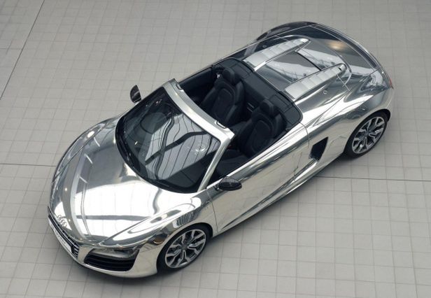 Chromowane Audi R8 V10 Spyder od Eltona Johna