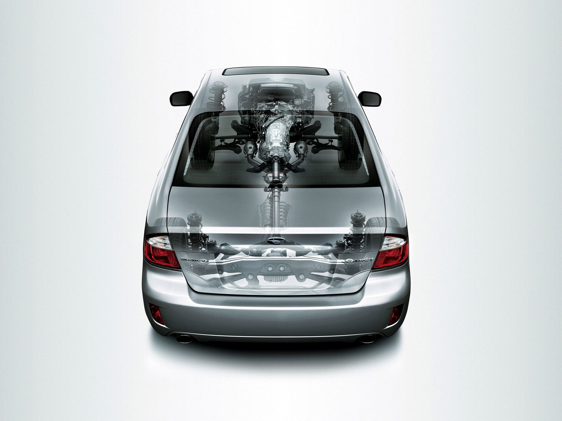 Subaru Legacy ma doskonale znany napęd Symmetrical AWD, który jest symetryczny nie pod względem rozdziału momentu obrotowego, ale układu poszczególnych elementów.