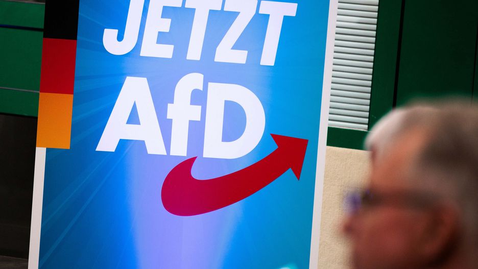 Far-right Alternative for Germany leads opinion poll
06 April 2025, Brandenburg, Jueterbog: The Alternative for Germany (AfD) logo on a stand at the Berlin AfD state party conference.  AfD on 08 April finished top of a German opinion poll for the first time, hours before the next governing coalition in Berlin was set to be agreed. Photo: Carsten Koall/dpa 
Dostawca: PAP/DPA.
Carsten Koall