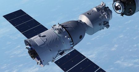 Powrót na Ziemię opóźniony. Śmieć kosmiczny uderzył w statek Shenzhou