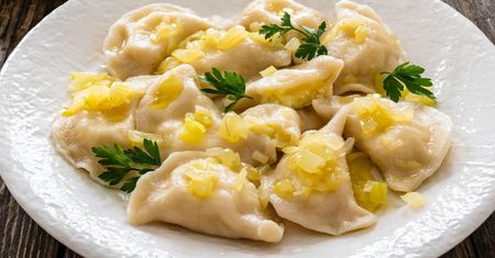 Ruskie i z mięsem pójdą w odstawkę. Na piątkowy obiad robię pierogi kapitańskie