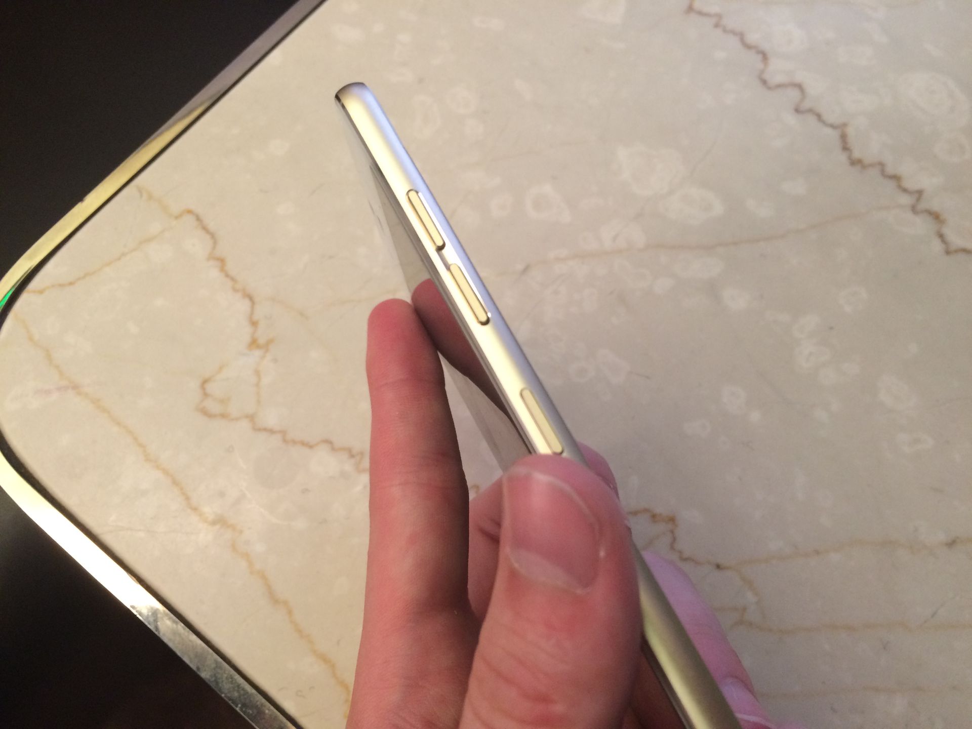 Nubia My Prague oficjalnie. To bardzo cienki, a zarazem mocny średniak 16