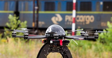 Drony przegoniły złodziei na kolei. PKP Cargo liczy zyski