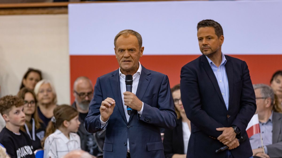 Donald Tusk i Rafa? Trzaskowski na spotkaniu w Krakowie15.05.2023 KRAKOWSPOTKANIE DONALD TUSK RAFAL TRZASKOWSKI Z MIESZKANCAMI WSTEP WOLNY HALA WISLY  FOT. ANNA KACZMARZ /  POLSKA PRESSANNA KACZMARZ / POLSKA PRESS
