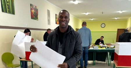 Wrzucił zdjęcie z wyborów. Nie wszyscy wiedzą, że jest Polakiem