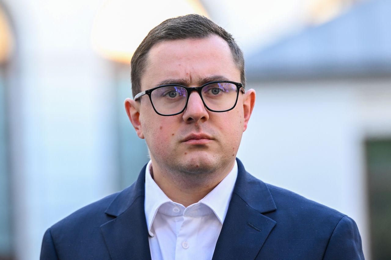 Polska pod ostrzałem dezinformacji. Motyka apeluje o rozsądek