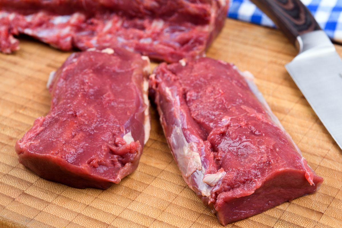 Tragedia w Nowej Dębie. Czy ludzie dalej kupują mięso na straganach?