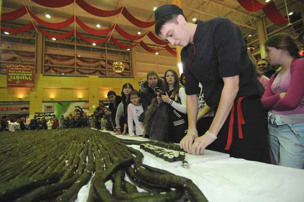 Sushi w rosyjskim wydaniu. Ilu głodomorów się nim naje? 4